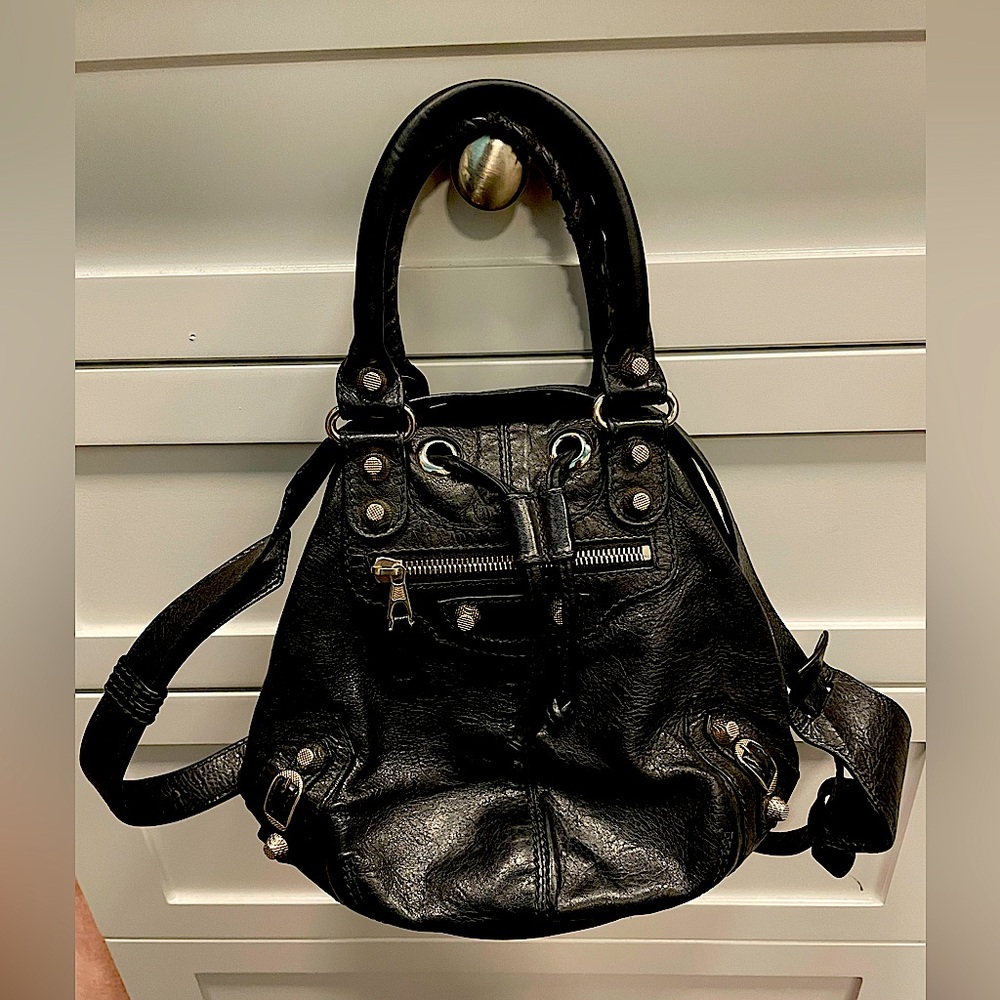 balenciaga black round bottom crossbody bag black
